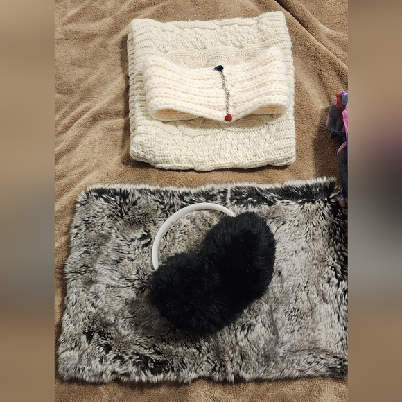 Cozy Winter Accessories Set - Picture 2 of 8